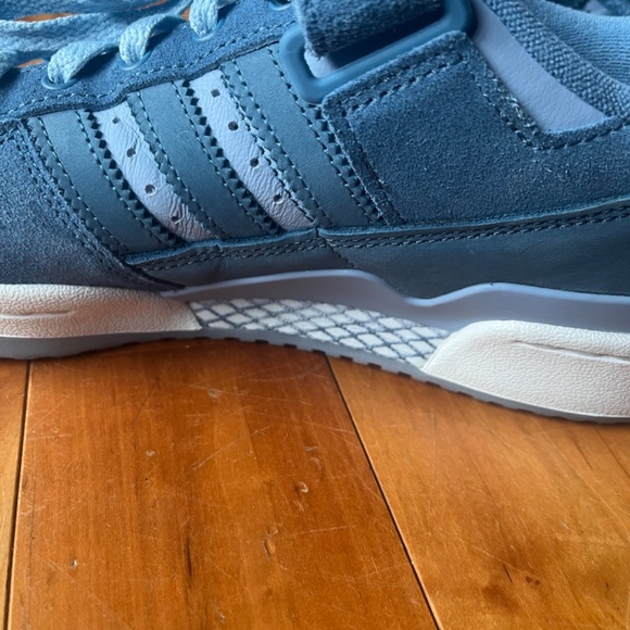 Adidas Forum Lows - Picture 3 of 5